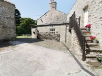 Mill DAM Farm Cottage Hotels near Lowther Hill Caravan Park