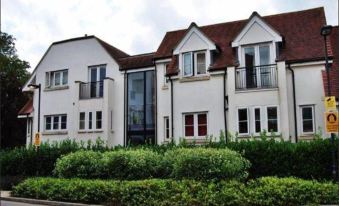 Beech Lodge Apartments, 2 Bed Apts Close to Headington Hospitals