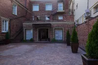 Milton Hotel