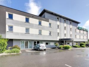 Brit Hotel Piscine & Spa - Fougères