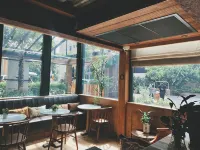 Abloom Exclusive Serviced Apartments Отели рядом с достопримечательностью «Станция BTS Ари»
