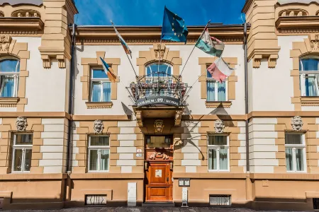 Golden Royal Boutique Hotel & Spa Отели рядом с достопримечательностью «Восточнословацкий музей»