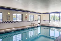 Quality Inn & Suites Vail Valley - Pools
