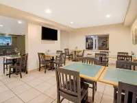 SureStay by Best Western Albuquerque East I-40 - فطور