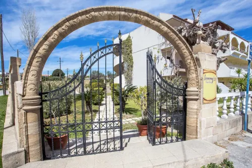 Jimmy''s Garden Hotels in Kallithea