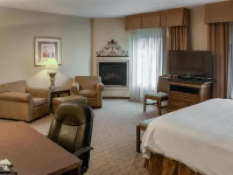 Hampton Inn & Suites Youngstown-Canfield Hotels in Canfield