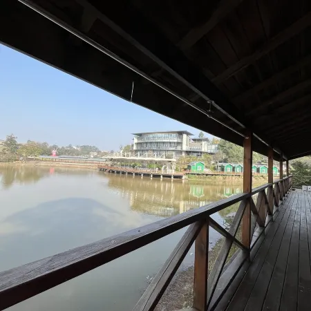 Zigong Mingmen Inn (Guanyin Lake Scenic Area)