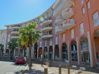 Port d'Attache - 2 stelle