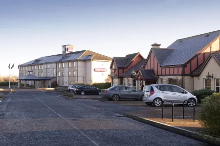Premier Inn Livingston (Bathgate) Отели в г. Батгейт