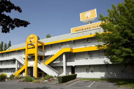 Premiere Classe Herblay Отели в г. Монтиньи-ле-Кормей