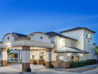 Days Inn by Wyndham Arlington