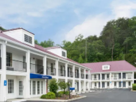 ハワード ジョンソン バイ ウィンダム ドールトン ドールトンのホテル