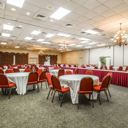 Clarion Inn & Suites Dothan South