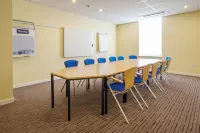 Premier Inn Stoke/Trentham Gardens فنادق في Stone Rural