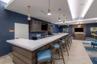 La Quinta Inn & Suites by Wyndham Round Rock Near Kalahari - Quầy bar