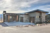 Modern Townhome w/ Mtn Views < 7 Mi to Ski Resorts - Apartments