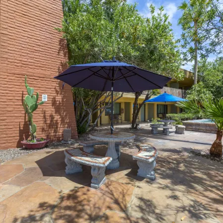 Royal Sun Inn & Suites