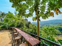 Deru Air Cafe & Campground Sentul Hôtels à : Sukamakmur