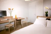 Terres de France - Appart'Hotel Quimper Bretagne Hotels in Plonévez-Porzay