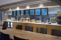 SpringHill Suites Atlanta Alpharetta - breakfast