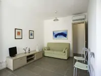 Dolce Mare 5 - Ampio balcone con vista mare - WIFI - A/C - Accanto alla spiaggia
