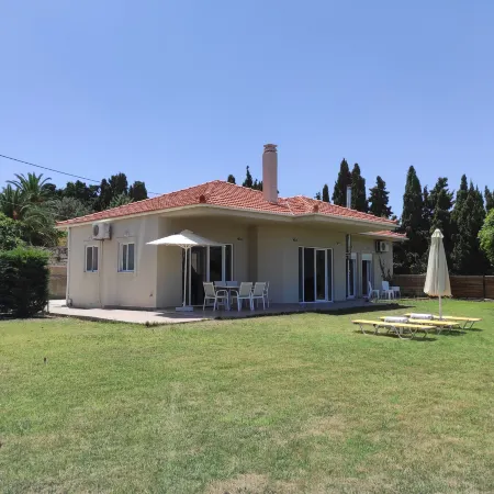 Sea Breeze Villa with Stunning Sea View Near Rethymno Town and the Beach
