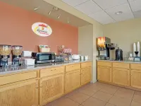 Super 8 by Wyndham Melrose Hotels in Albany