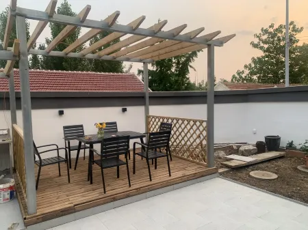 Huyirenjia Homestay Отели в г. Вейшань