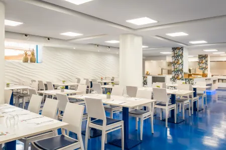 阿雷吉亞太陽村酒店