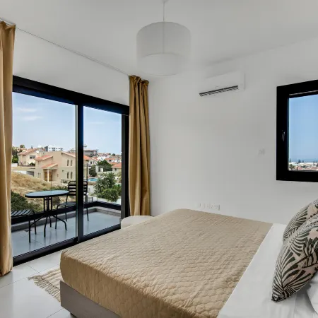 Sanders Elgio - Delightful 2-Bdr Apt with Balcony