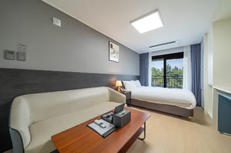 Sokcho Chonpines Beach Hotel