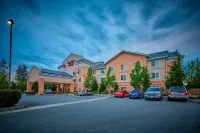 Fairfield Inn & Suites Burlington - parking