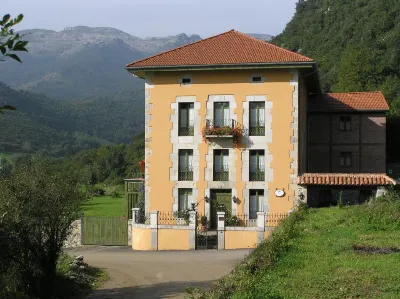 Hotel Casona Villa de Palacios Các khách sạn ở Limpias