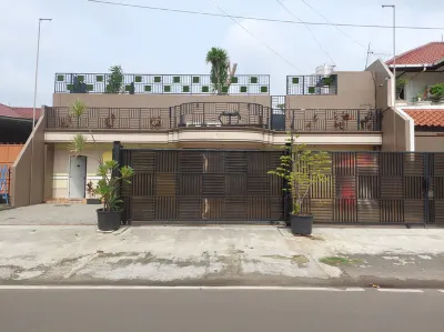 Rumah Familiku 2 Syariah 라와망운 호텔