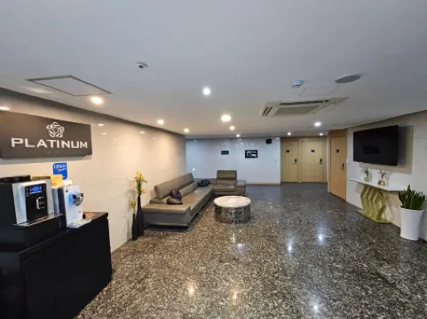 Platinum Hotel Отели рядом с достопримечательностью «Намподон»