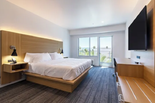 โรงแรม Mai ดาวน์ทาวน์ลองบีช