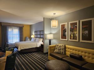 Holiday Inn Express & Suites Perry-National Fairground Area