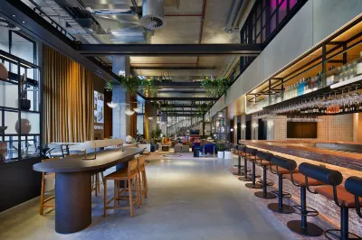 Moxy Sydney Airport Hotels near Kingsford Smith Intl. Airport