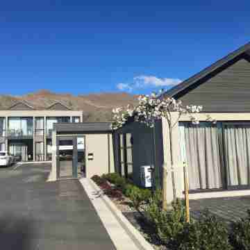 West Meadows of Wanaka Hotel Exterior