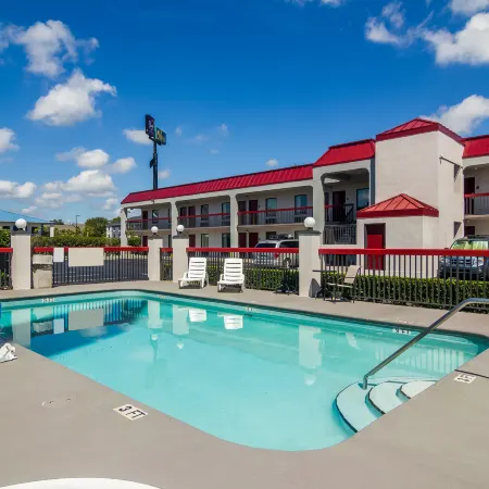 Red Roof Inn Kingsland Отели в г. Кингсленд