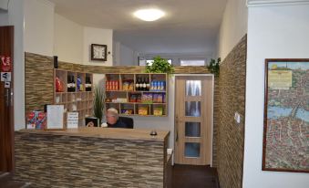 Hotel Bohemians - Housity