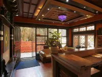 Shangri-la Boutique Hotel