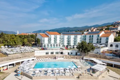 Aminess Vival Lišanj Family Hotel فنادق في Novi Vinodolski