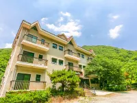 Yangsan Supsogui Hayanjip Pension Hotels near Paraeso Falls
