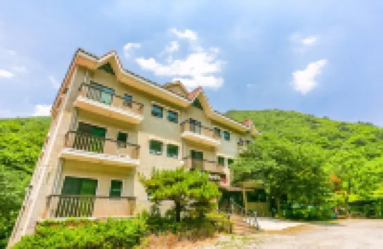 Yangsan Supsogui Hayanjip Pension Hotels near Tongdosa Temple