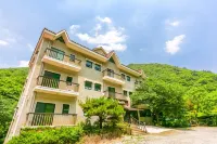 Yangsan Supsogui Hayanjip Pension Hotels near Pyeongsan Bookstore