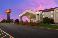 Red Roof Inn & Suites Newnan فنادق في Newnan