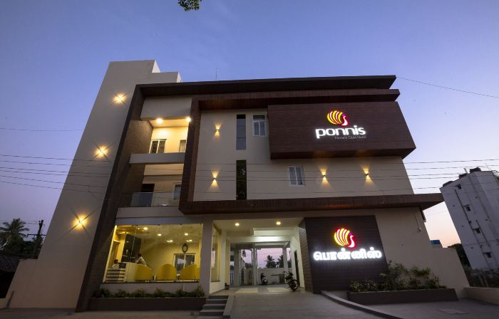 Ponnis Hotel
