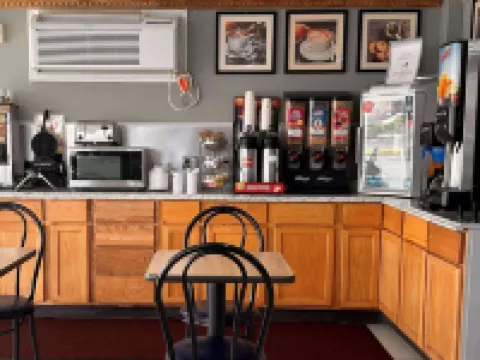 Travelodge by Wyndham Bloomington Hotels in Bloomington