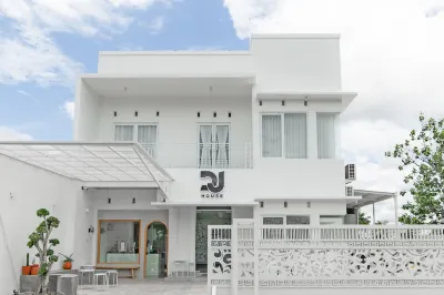 DJ House 日惹 Kelompok Ternak Sapi Lembu Makmur附近的飯店